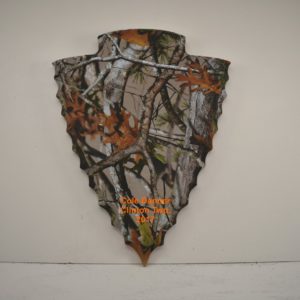 Arrowhead antler plaque with a vista camo design.