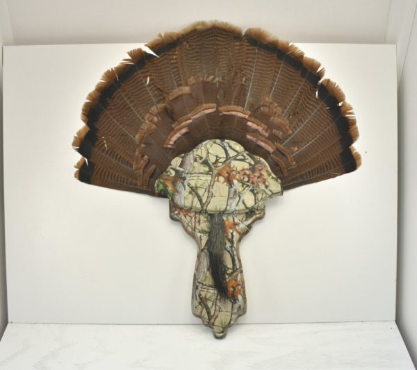 Classic style, two piece turkey plaque with leg slots.